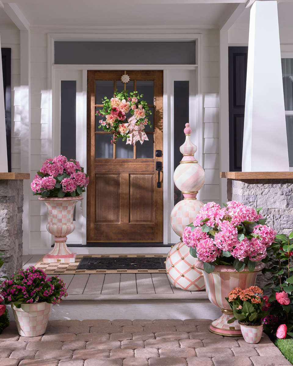 Rosy Check Trophy Topiary